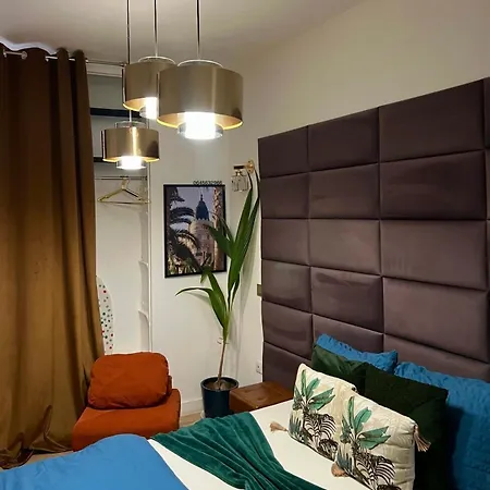 Le Petit Carlthon Apartment *
